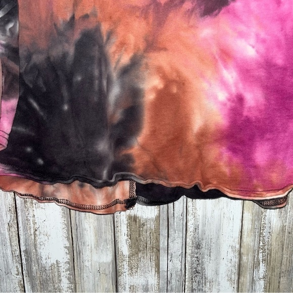 Umgee Tie Dye Balloon Sleeve Tee - Picture 3 of 6